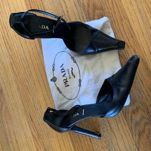 Ohh, La, La!  Black Prada Stiletto, size 7.